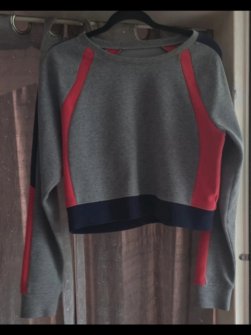 GAIAM X JESSICA BIEL Cropped Sweatshirt Size M Gray